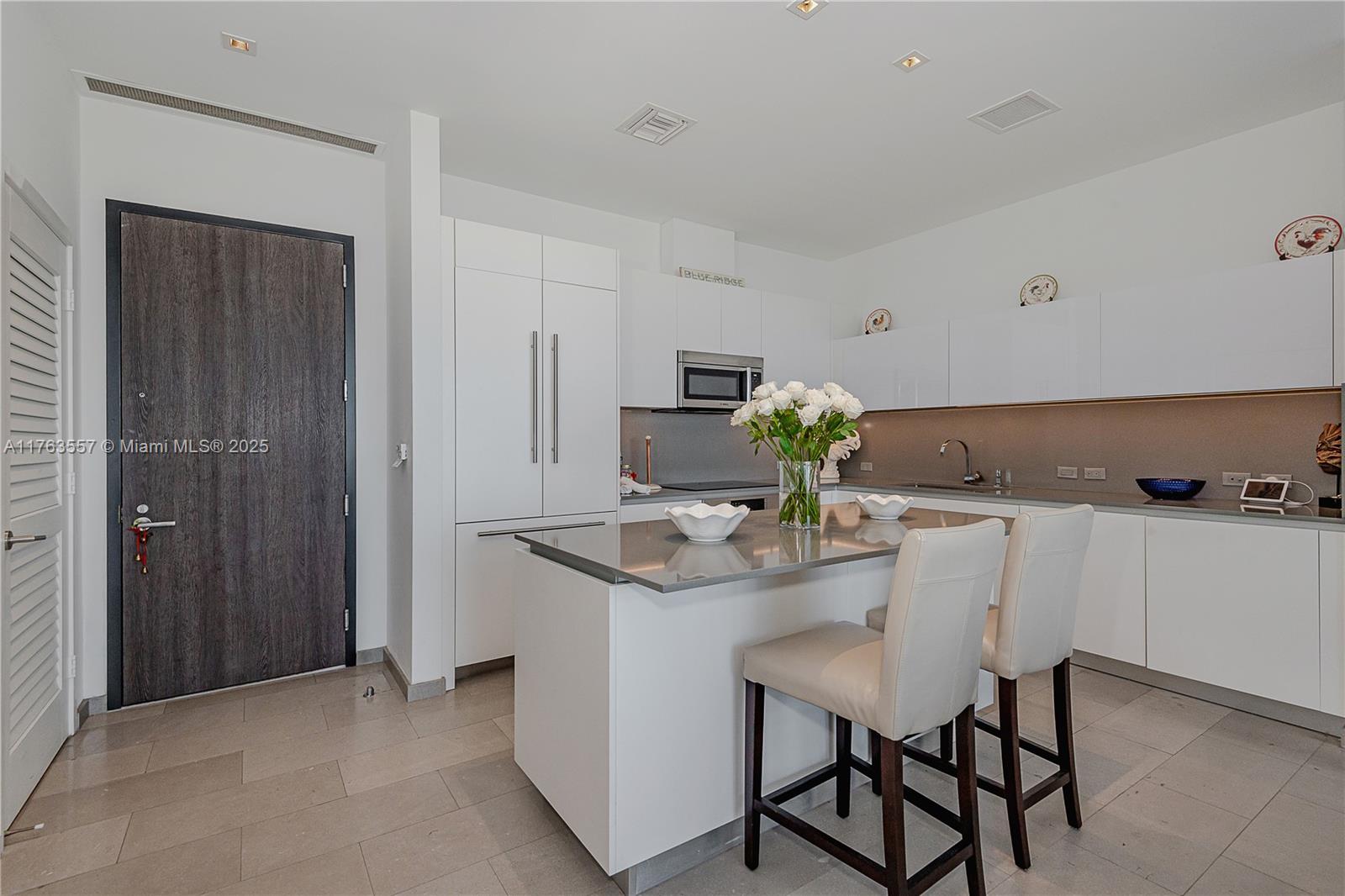 88 SW 7th St #4107, Miami FL 33130