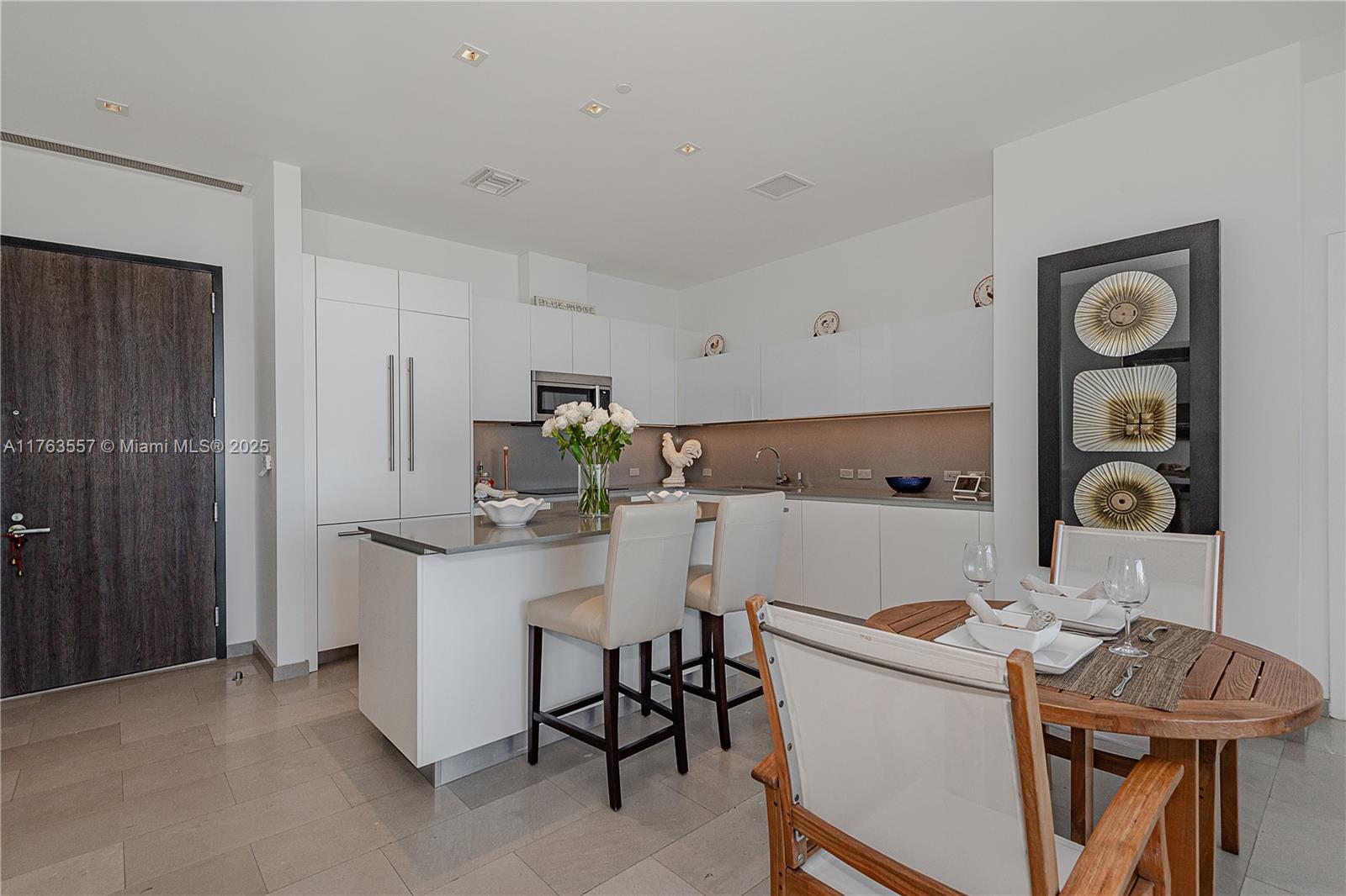 88 SW 7th St #4107, Miami FL 33130