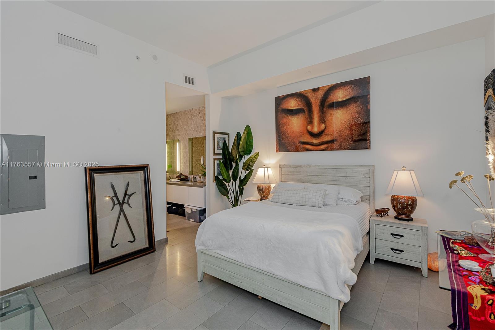88 SW 7th St #4107, Miami FL 33130