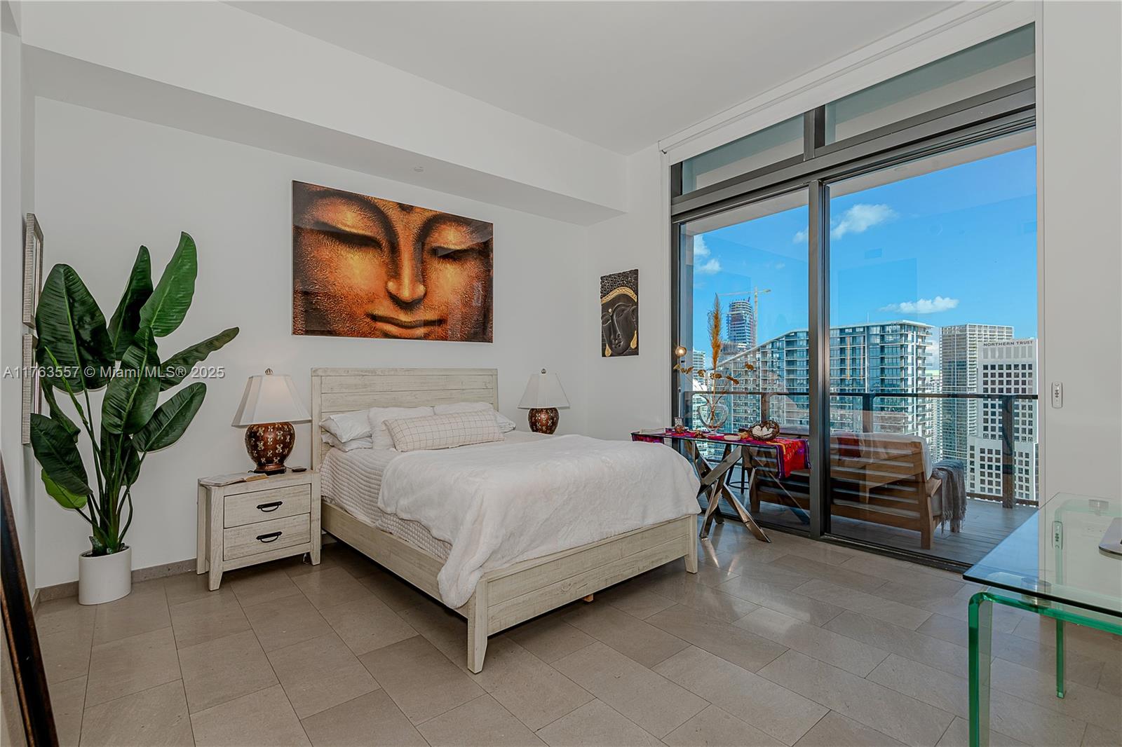 88 SW 7th St #4107, Miami FL 33130