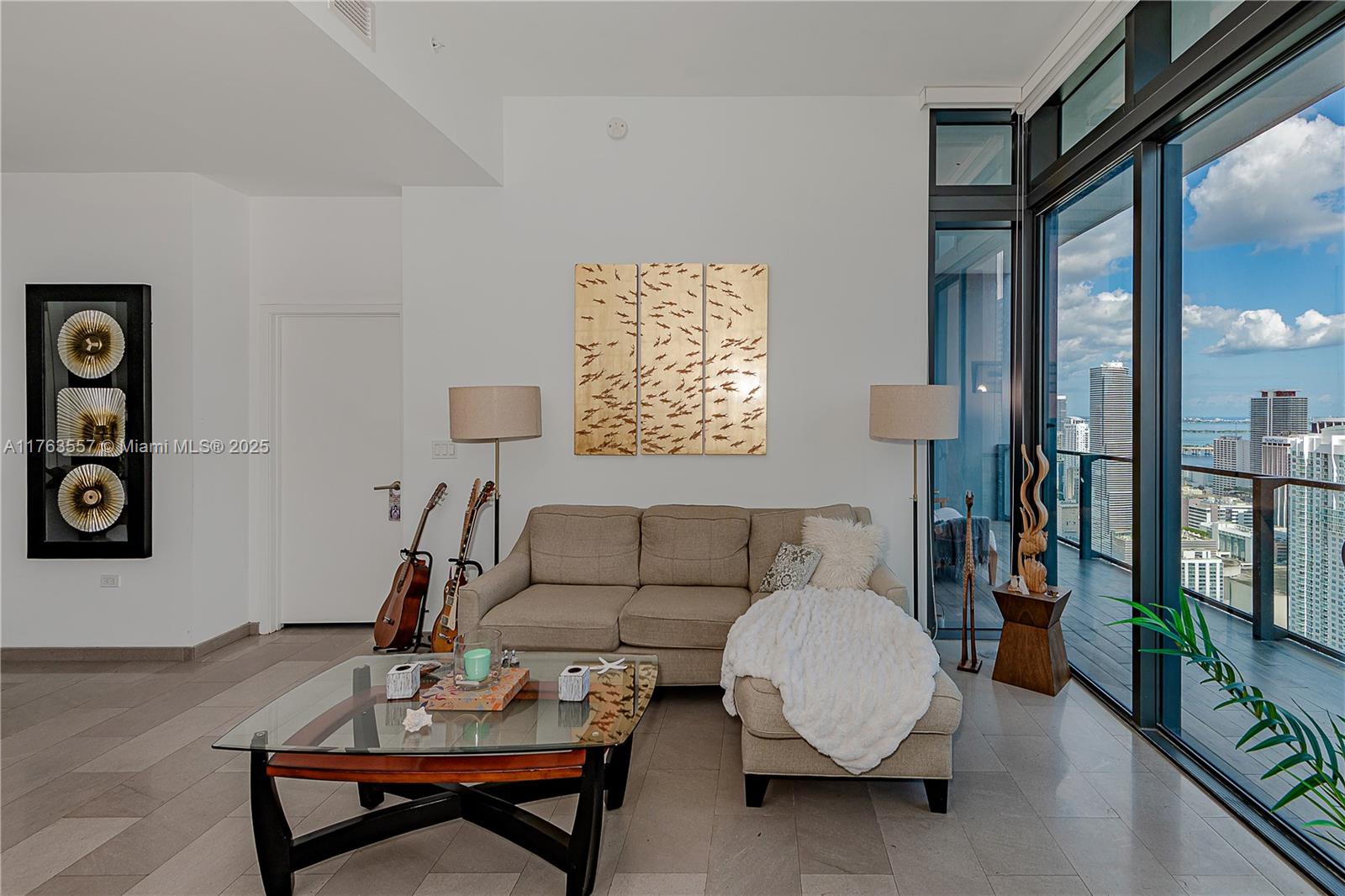 88 SW 7th St #4107, Miami FL 33130
