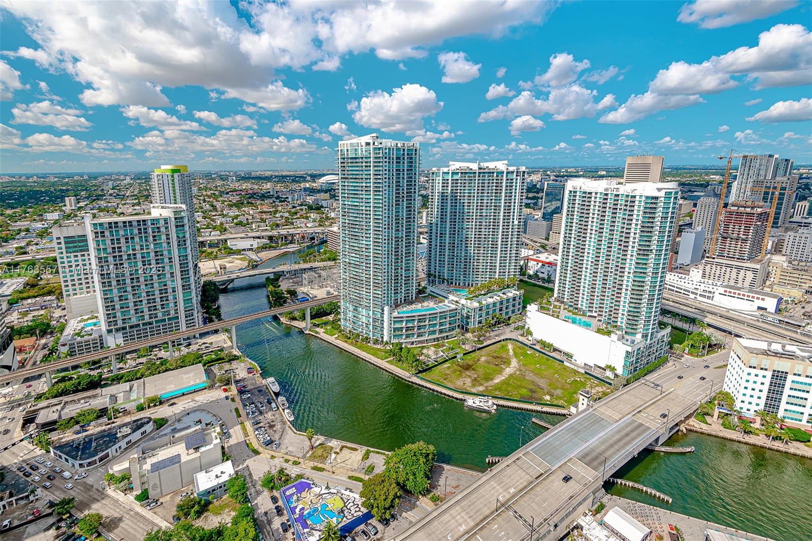 88 SW 7th St #4107, Miami FL 33130