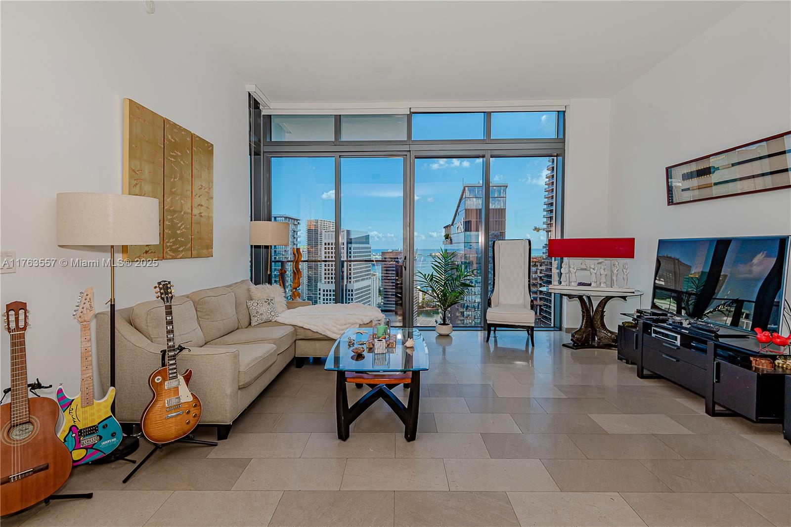 88 SW 7th St #4107, Miami FL 33130