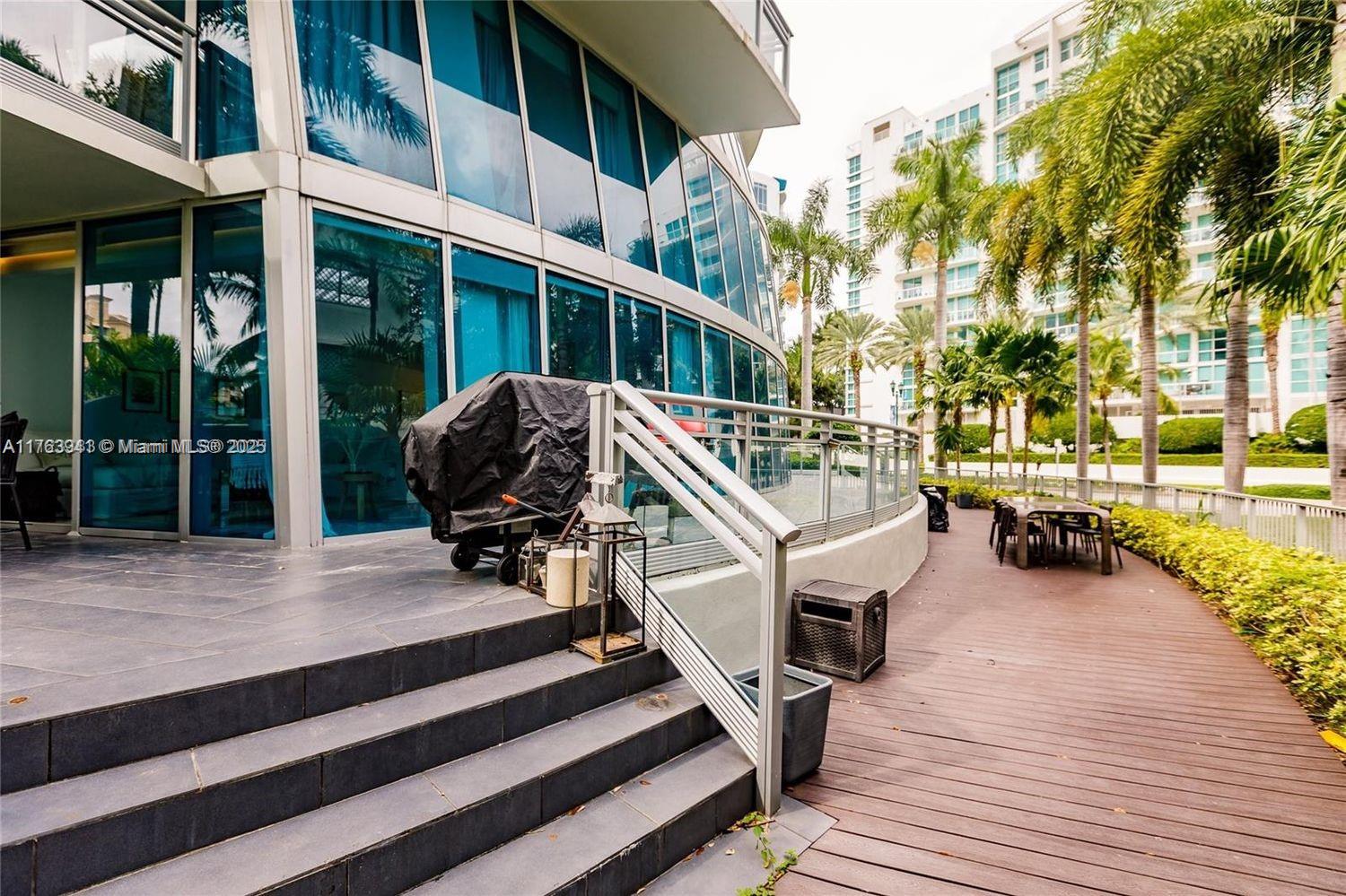 2950 NE 188th St #150, Aventura FL 33180