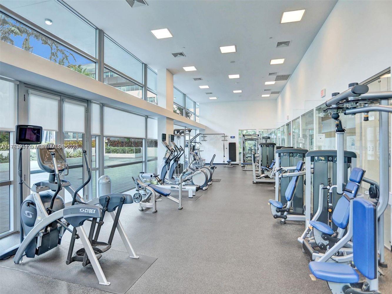 2950 NE 188th St #150, Aventura FL 33180