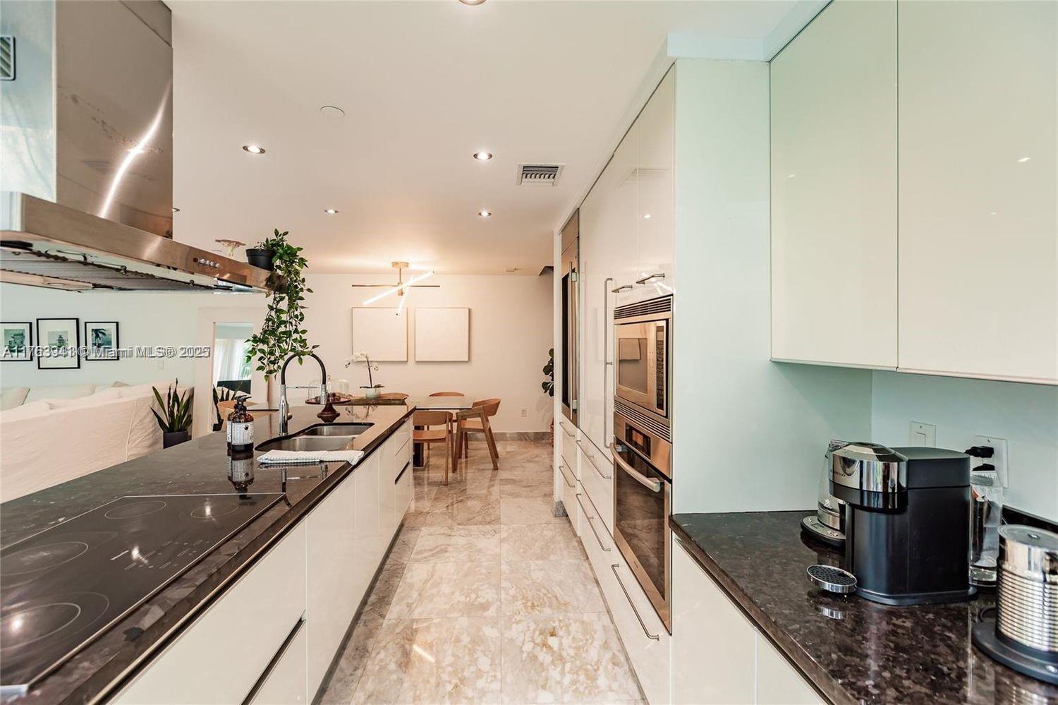 2950 NE 188th St #150, Aventura FL 33180