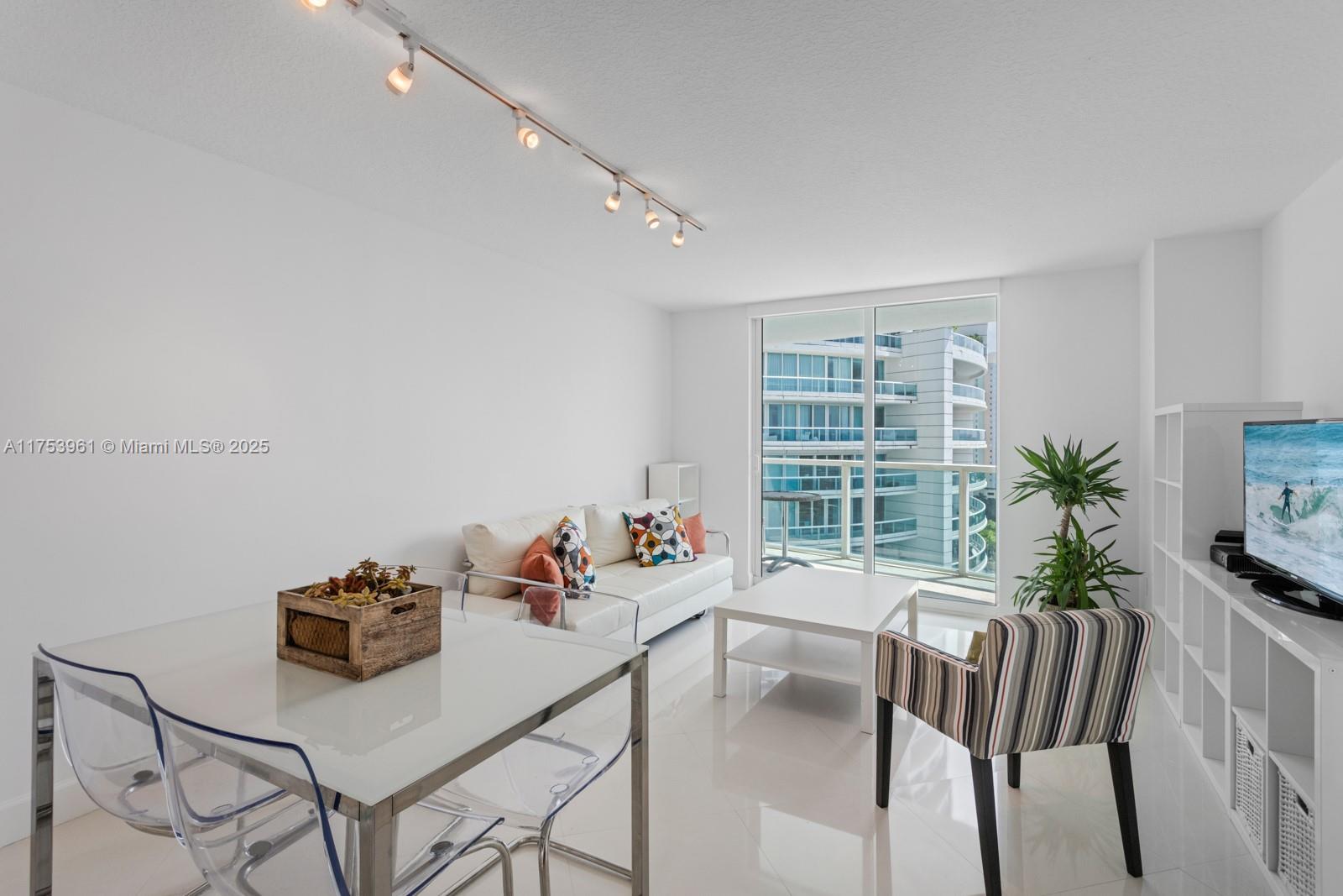 2101 BRICKELL AV #1411, Miami FL 33129