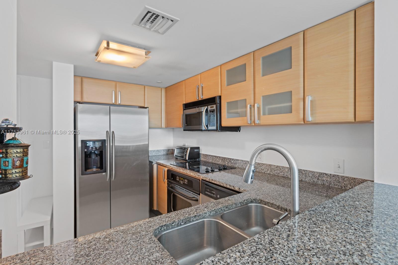 2101 BRICKELL AV #1411, Miami FL 33129