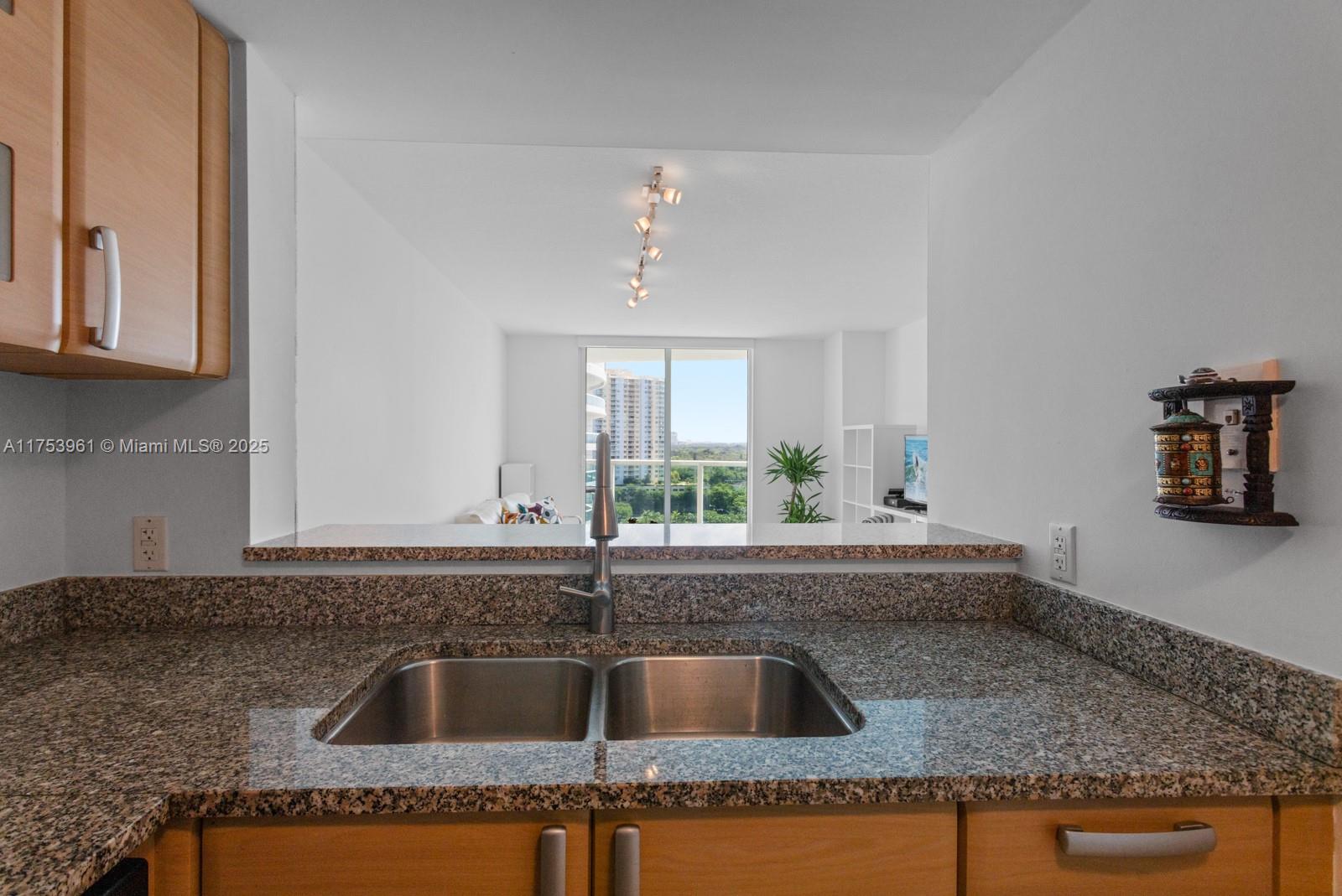 2101 BRICKELL AV #1411, Miami FL 33129