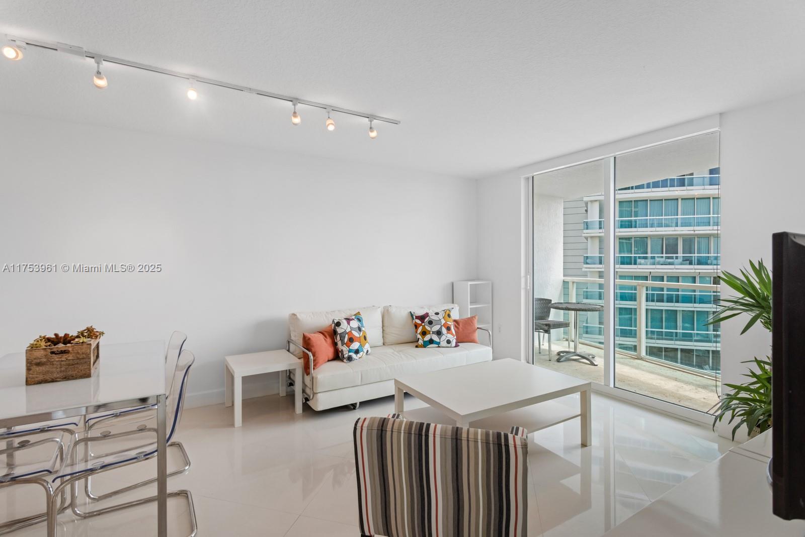 2101 BRICKELL AV #1411, Miami FL 33129