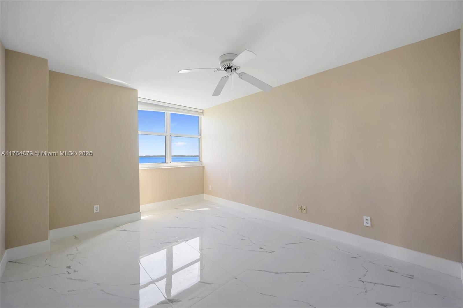 770 Claughton Island Dr #1215, Miami FL 33131