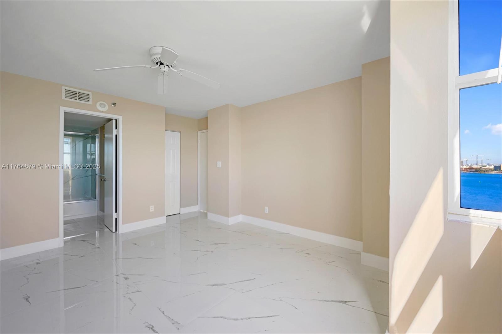 770 Claughton Island Dr #1215, Miami FL 33131