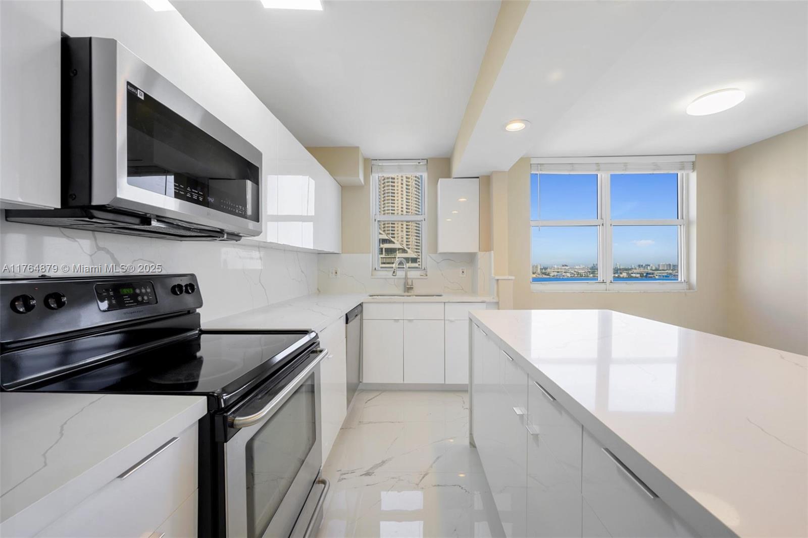 770 Claughton Island Dr #1215, Miami FL 33131