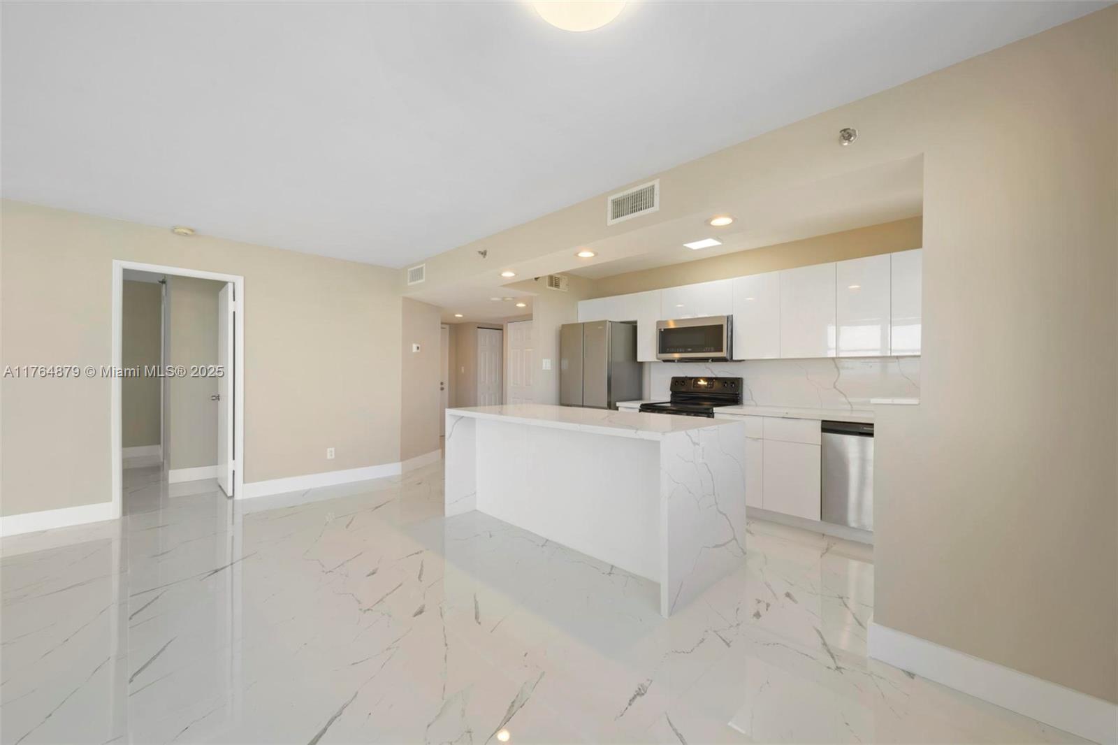 770 Claughton Island Dr #1215, Miami FL 33131