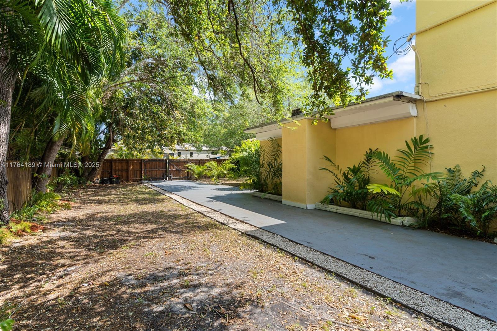 10401 NE 2nd Ave, Miami Shores, Florida image 40