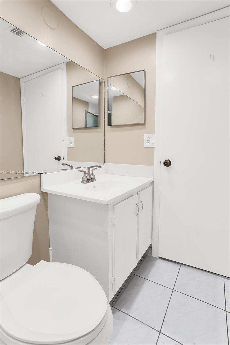 9370 SW 8th St #322, Boca Raton, Florida image 8