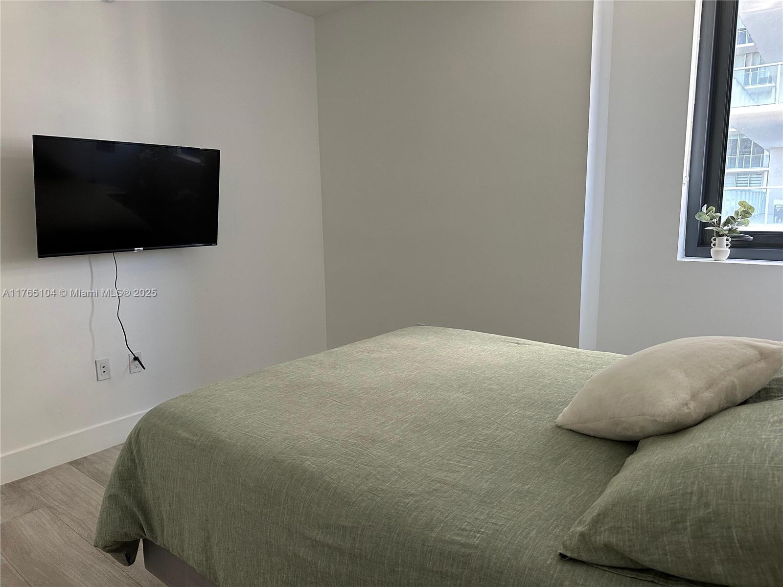 121 NE 34th St #1109, Miami FL 33137