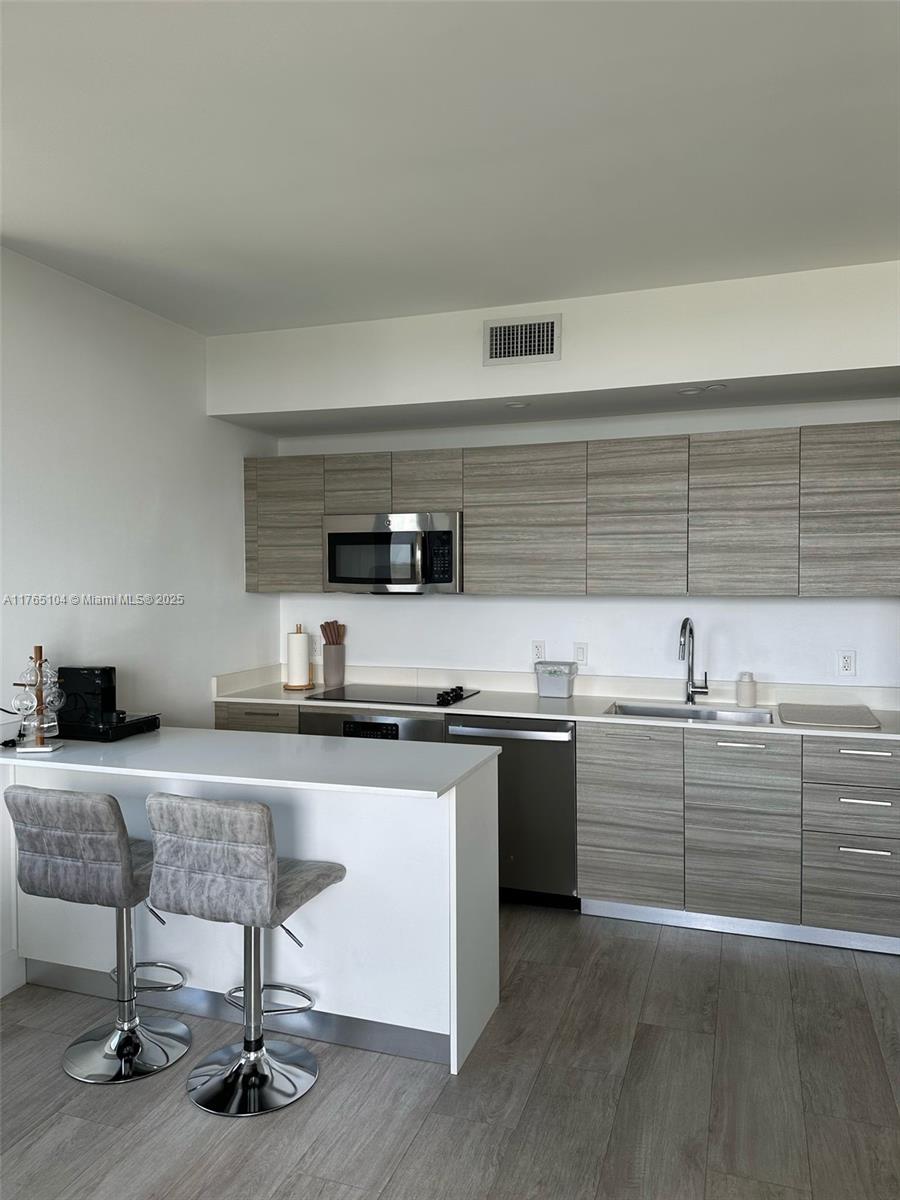 121 NE 34th St #1109, Miami FL 33137