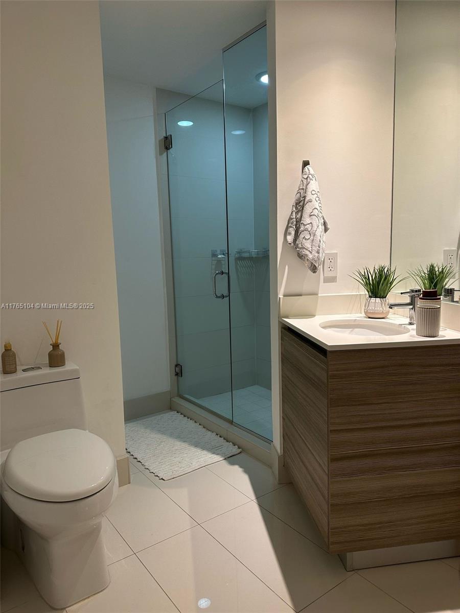 121 NE 34th St #1109, Miami FL 33137