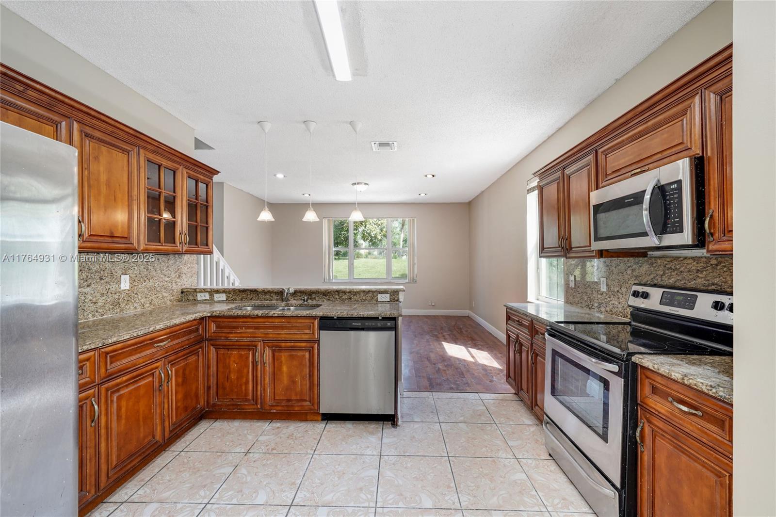 Listing Photo 7