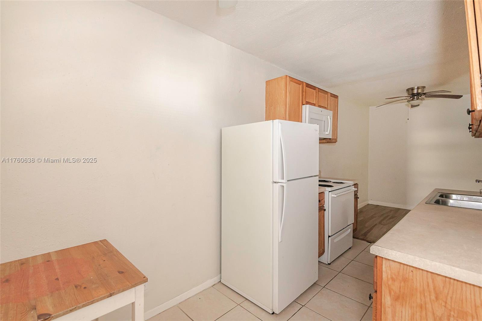 1100 NE 1st Ct #303, Hallandale Beach, Florida image 19