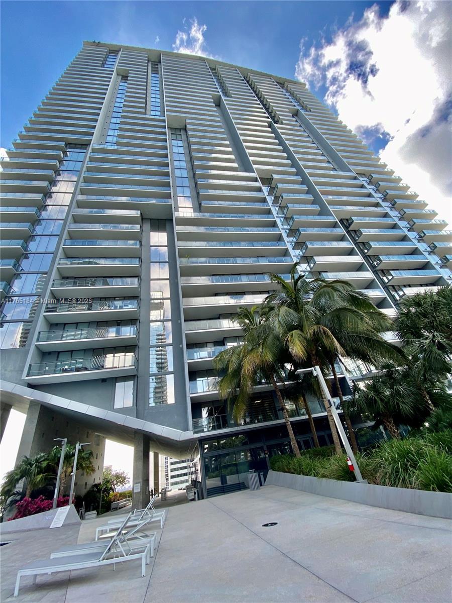 88 SW 7th St #1506, Miami FL 33130