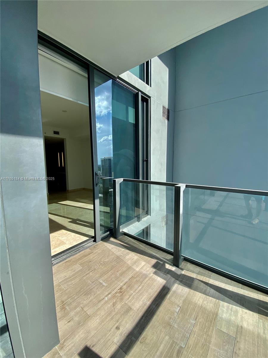 88 SW 7th St #1506, Miami FL 33130