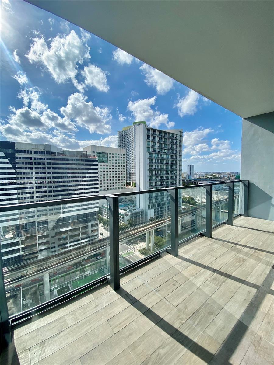 88 SW 7th St #1506, Miami FL 33130