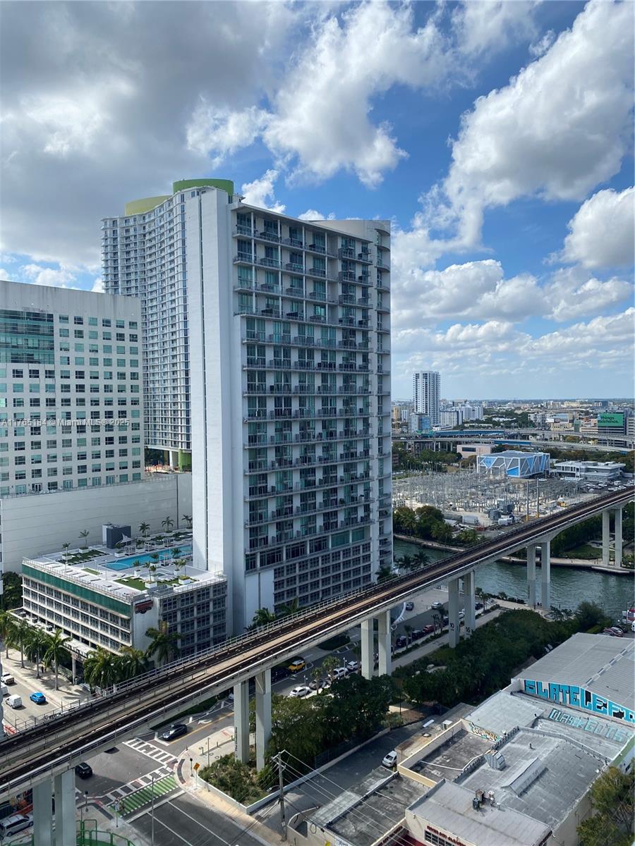 88 SW 7th St #1506, Miami FL 33130