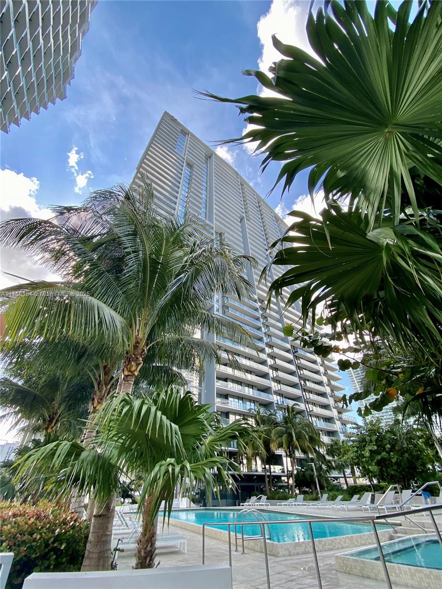 88 SW 7th St #1506, Miami FL 33130