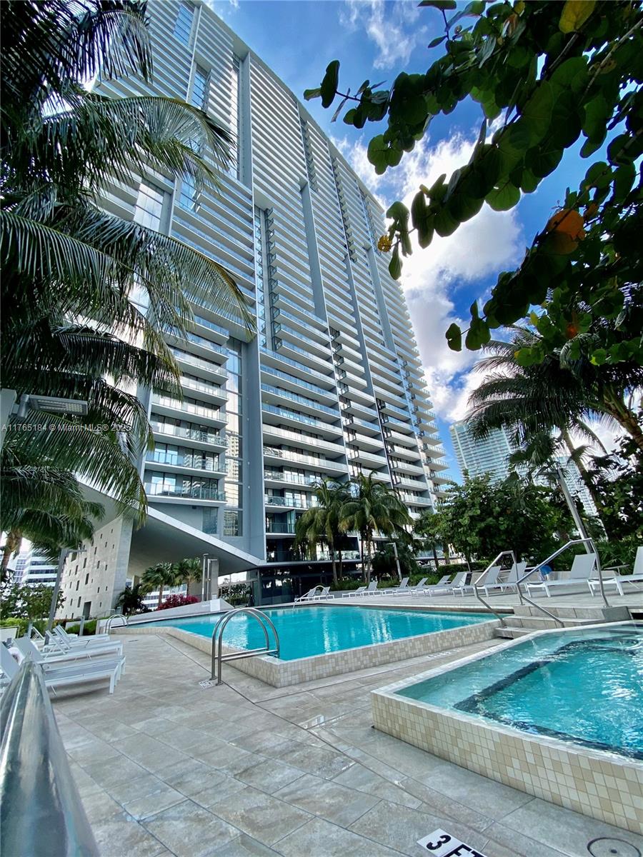 88 SW 7th St #1506, Miami FL 33130
