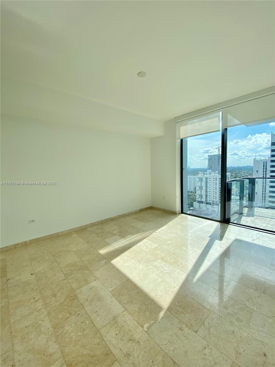 88 SW 7th St #1506, Miami FL 33130