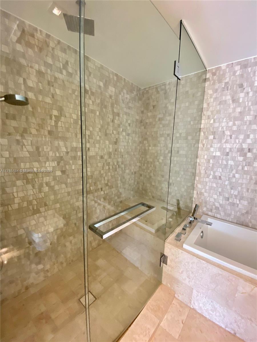 88 SW 7th St #1506, Miami FL 33130