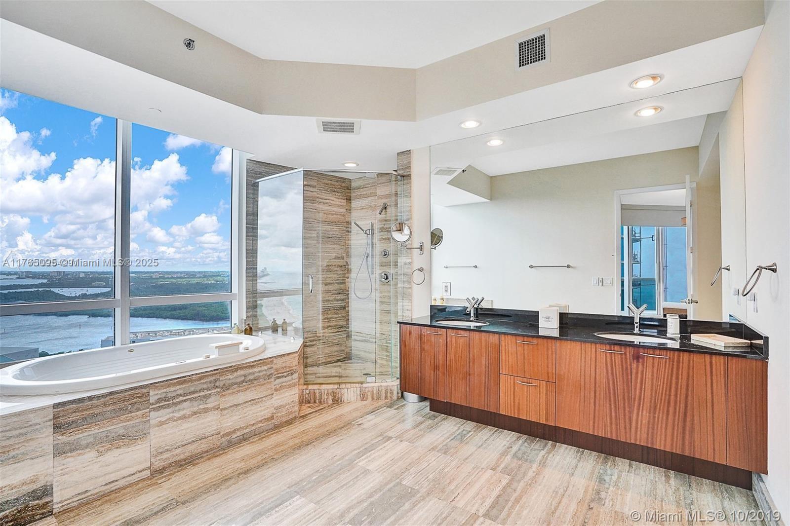 15811 COLLINS #4206, Sunny Isles Beach FL 33160