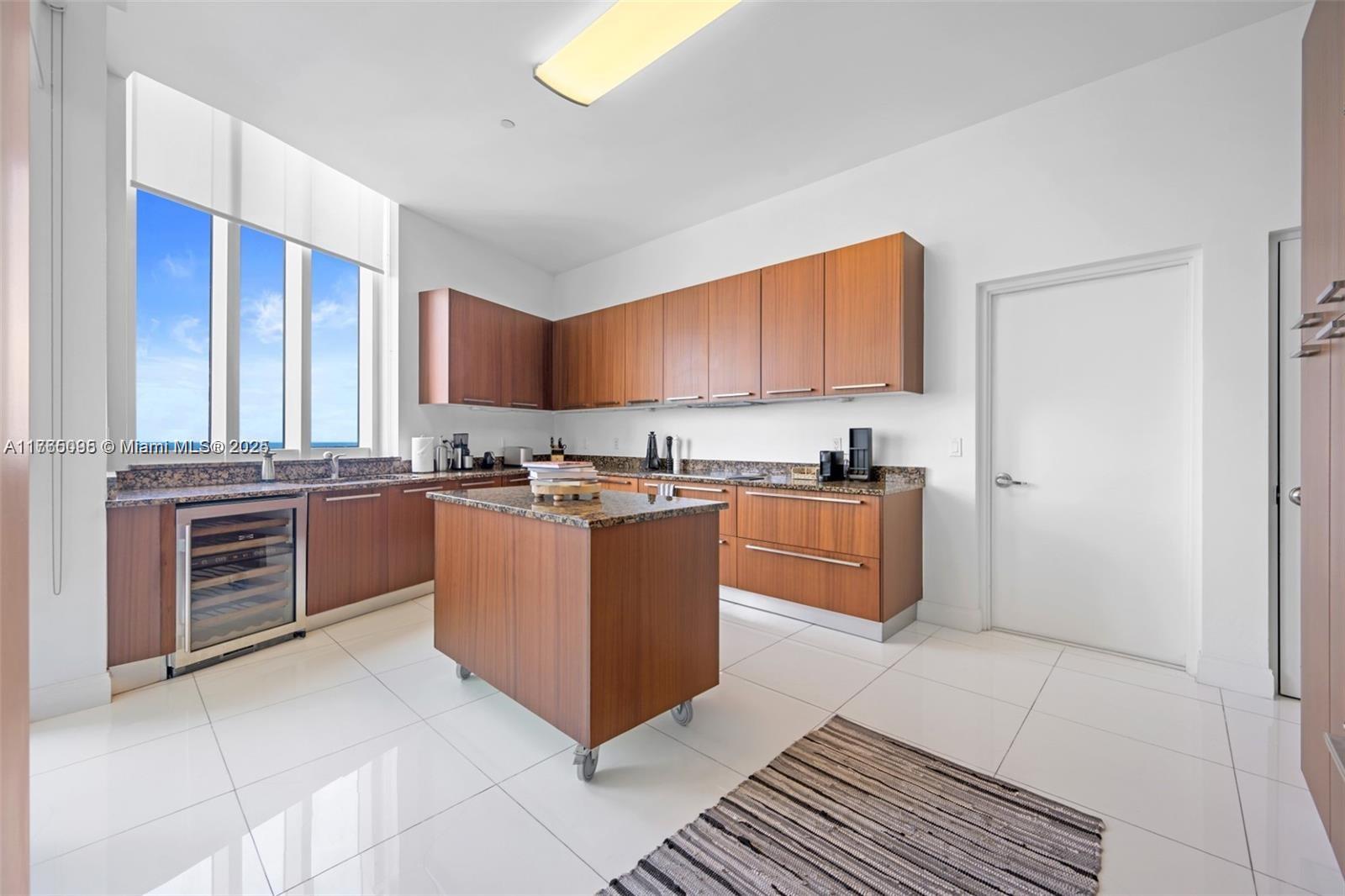 15811 COLLINS #4206, Sunny Isles Beach FL 33160