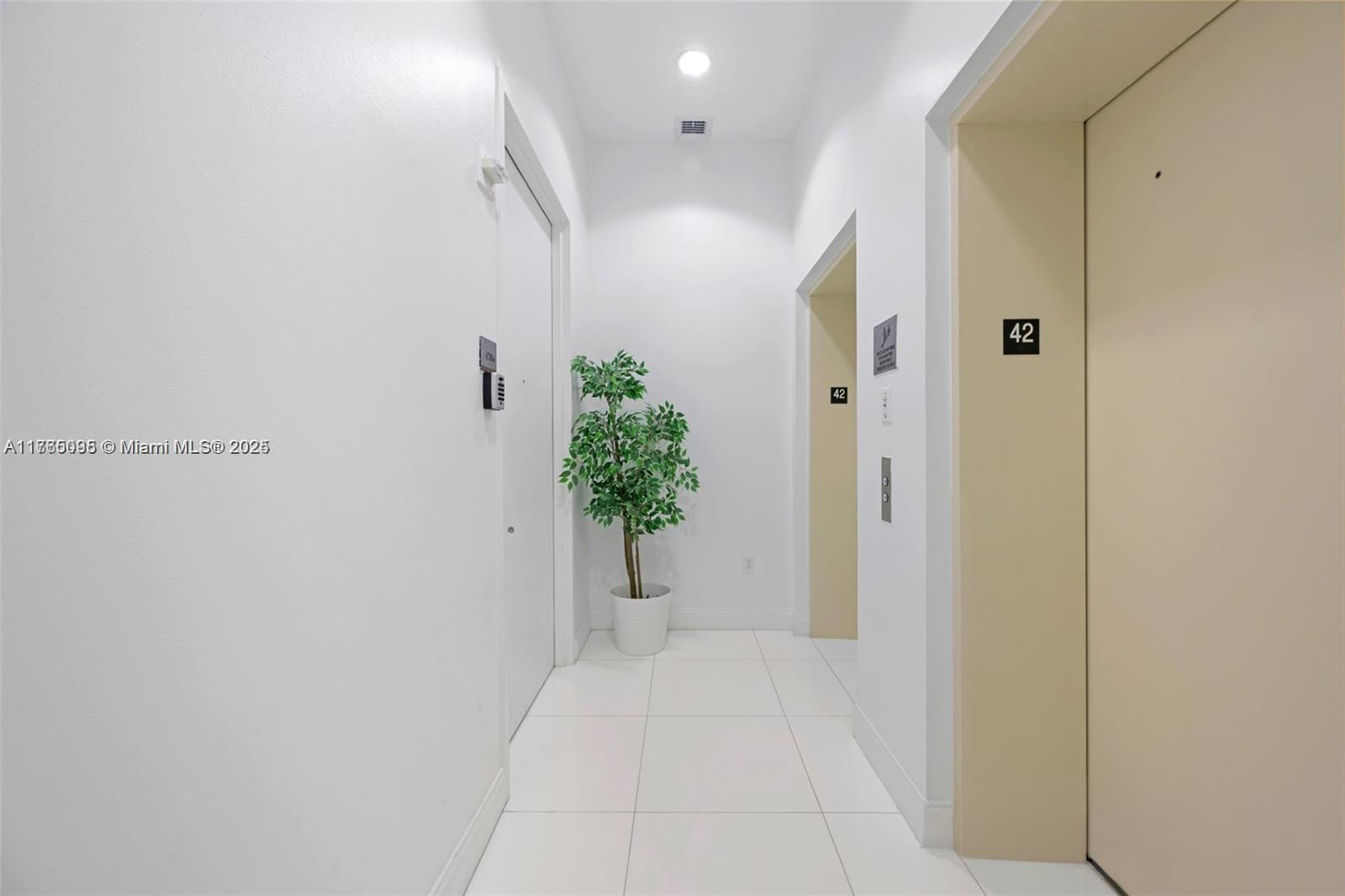 15811 COLLINS #4206, Sunny Isles Beach FL 33160