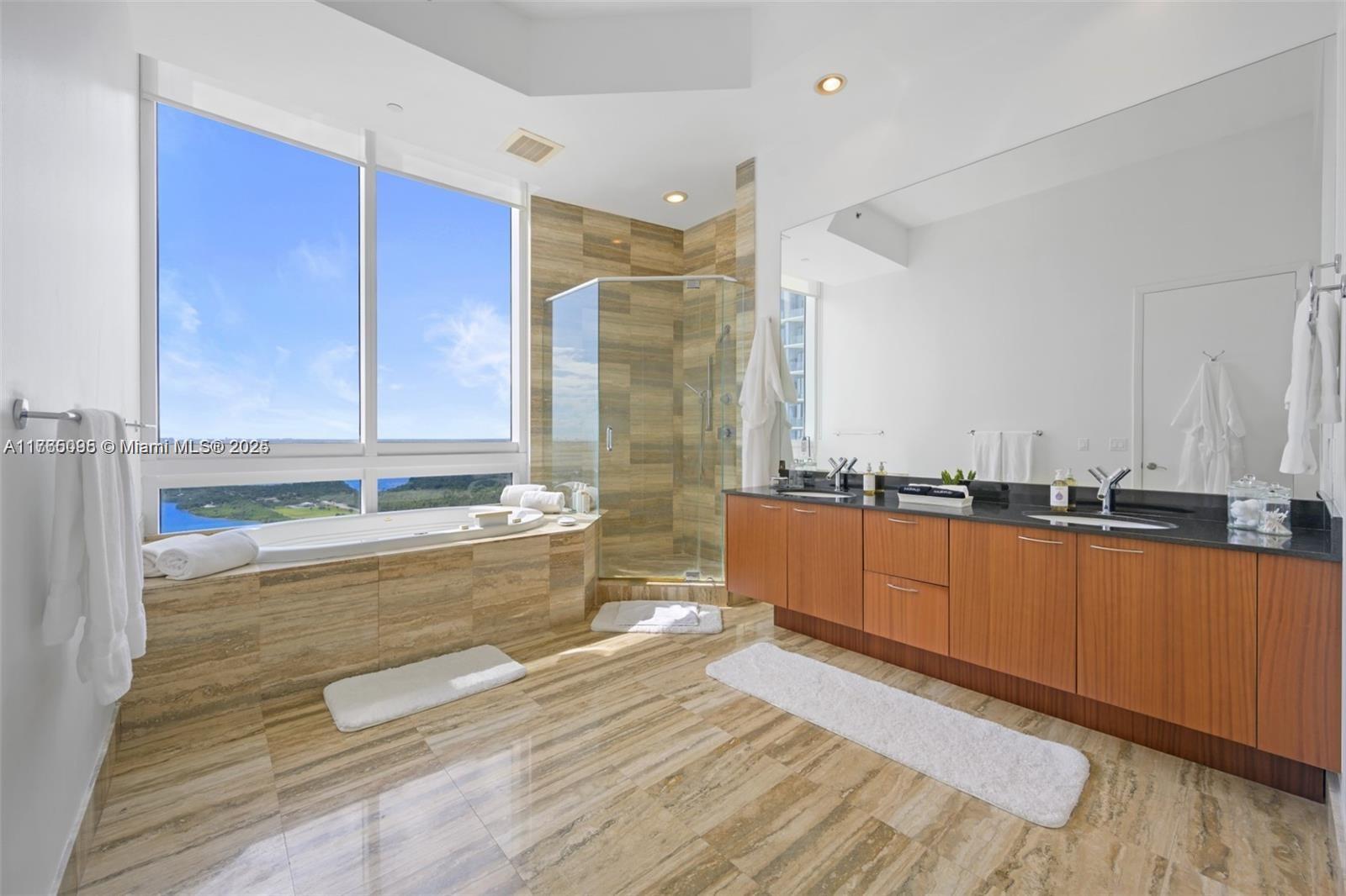 15811 COLLINS #4206, Sunny Isles Beach FL 33160