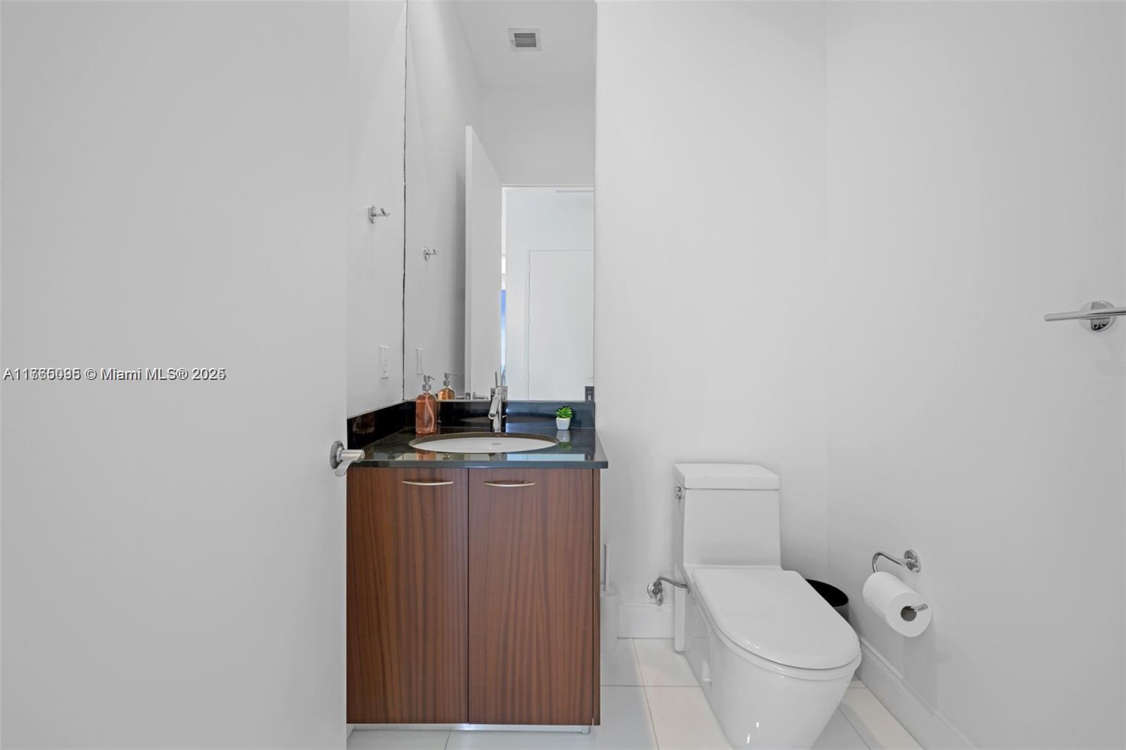 15811 COLLINS #4206, Sunny Isles Beach FL 33160