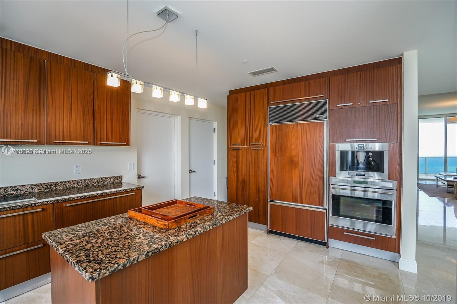 15811 COLLINS #4206, Sunny Isles Beach FL 33160