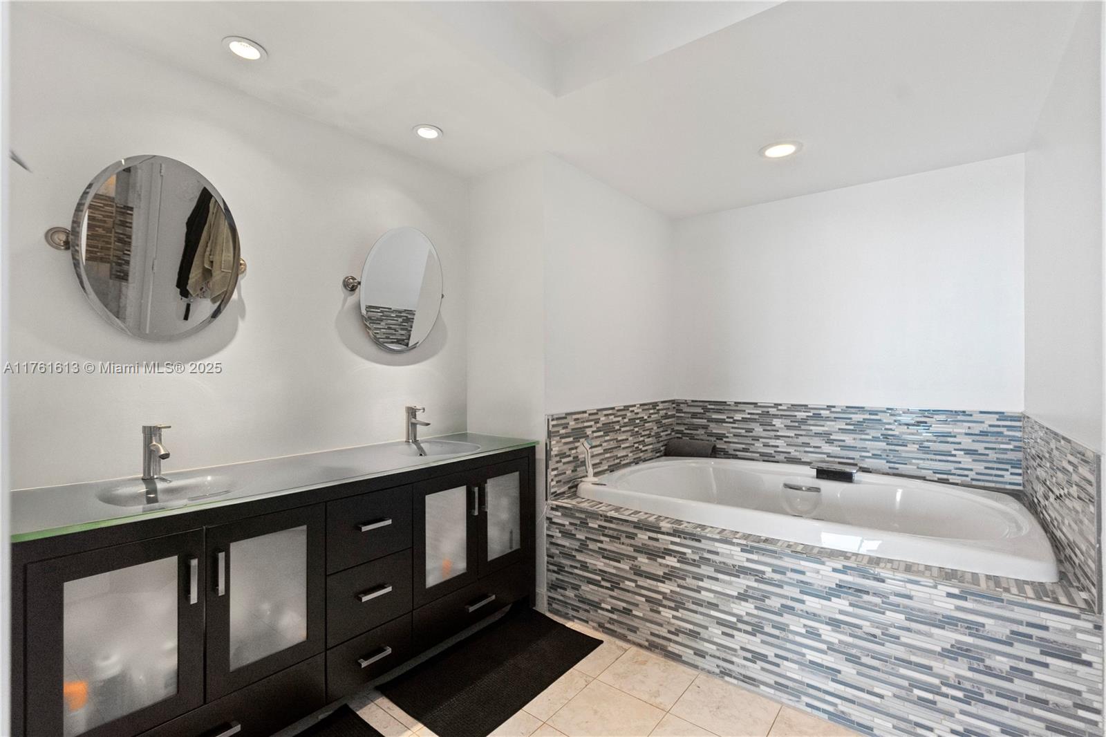 1331 Brickell Bay Dr #4409, Miami FL 33131