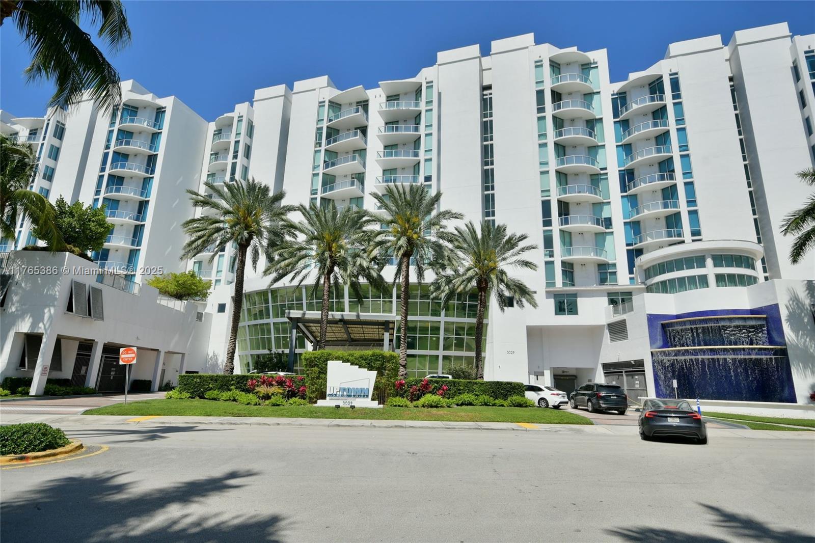 3029 NE 188th St #902, Aventura, Florida image 2