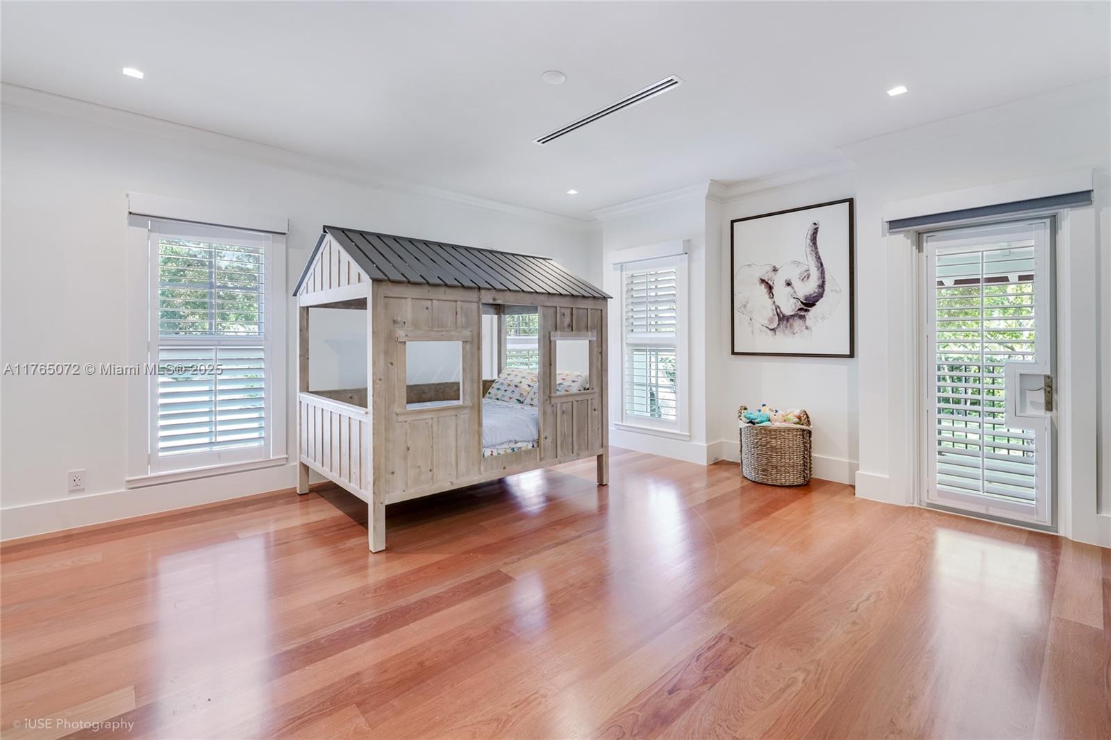 4550 Sunset Dr, Coral Gables, Florida image 38