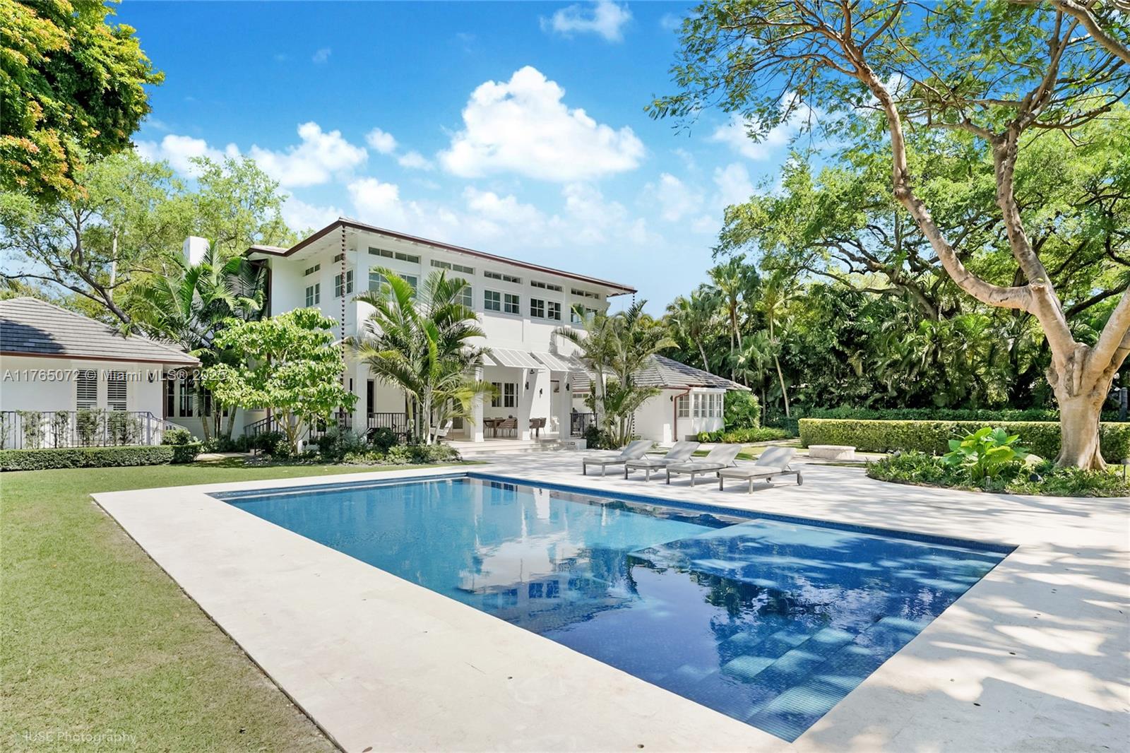 4550 Sunset Dr, Coral Gables, Florida image 4