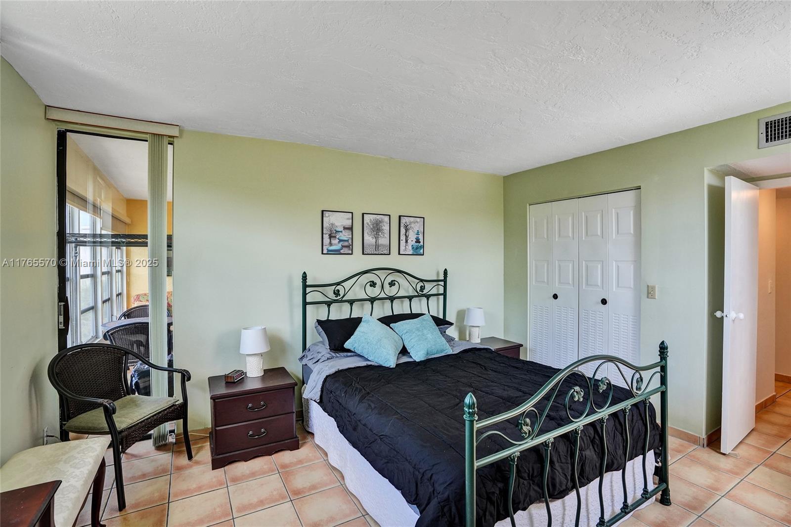 2811 Somerset Dr #405, Lauderdale Lakes, Florida image 19