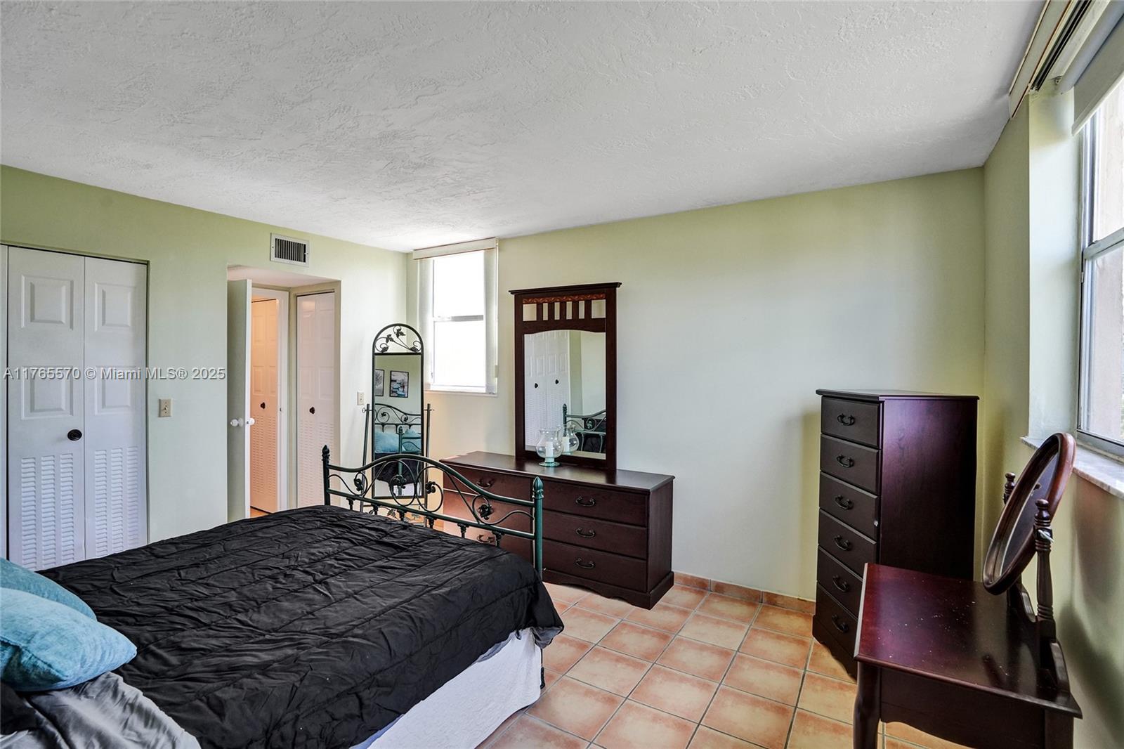 2811 Somerset Dr #405, Lauderdale Lakes, Florida image 20