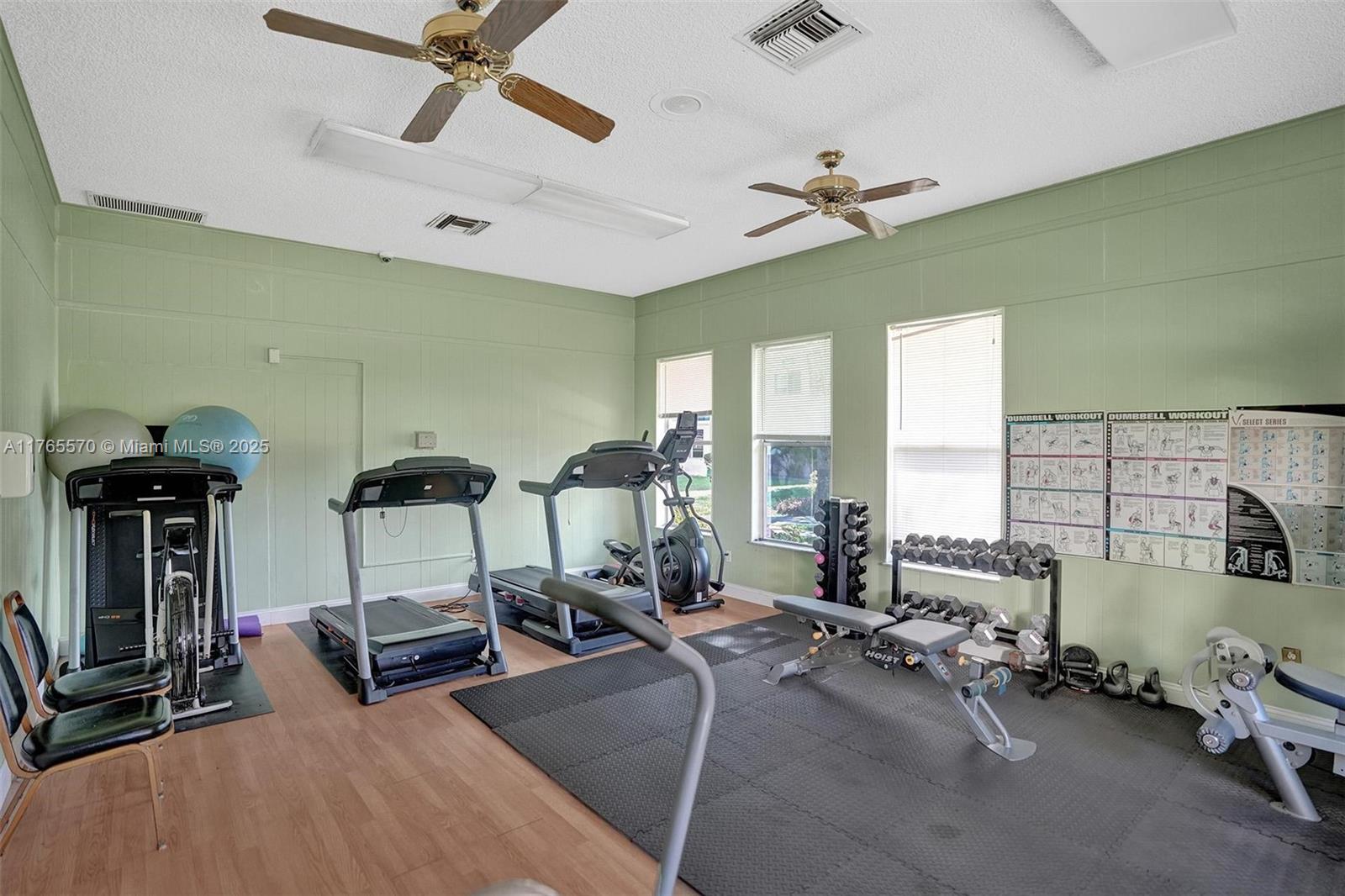 2811 Somerset Dr #405, Lauderdale Lakes, Florida image 36