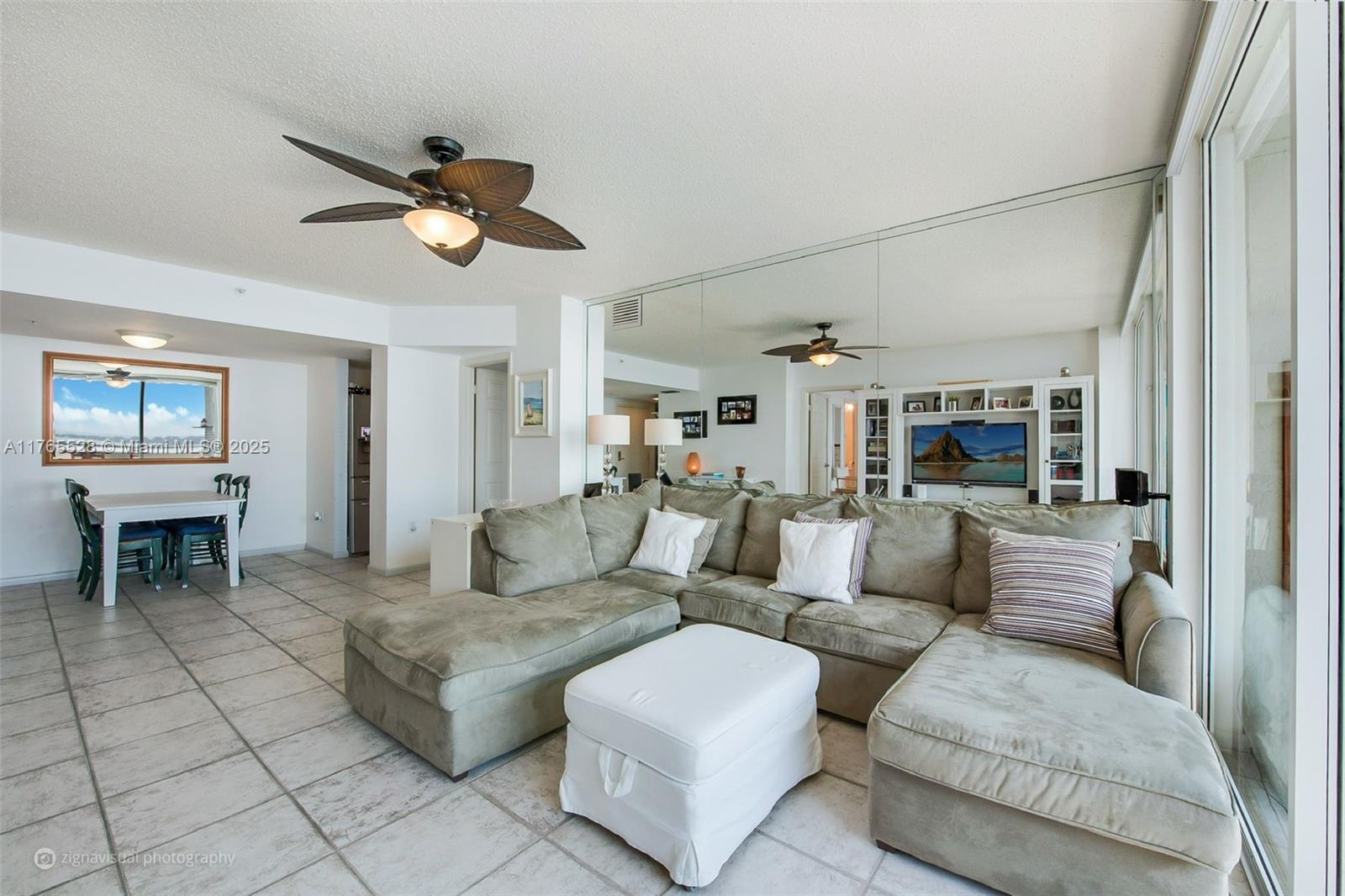 800 Claughton Island Dr #2202, Miami FL 33131
