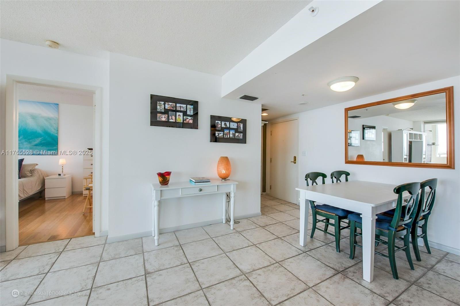 800 Claughton Island Dr #2202, Miami FL 33131