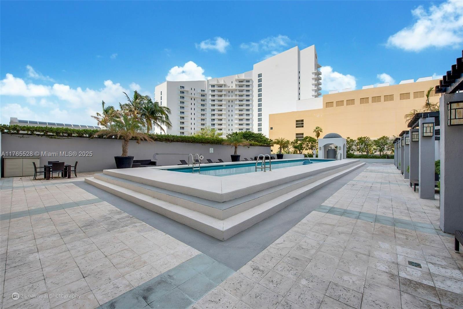 800 Claughton Island Dr #2202, Miami FL 33131