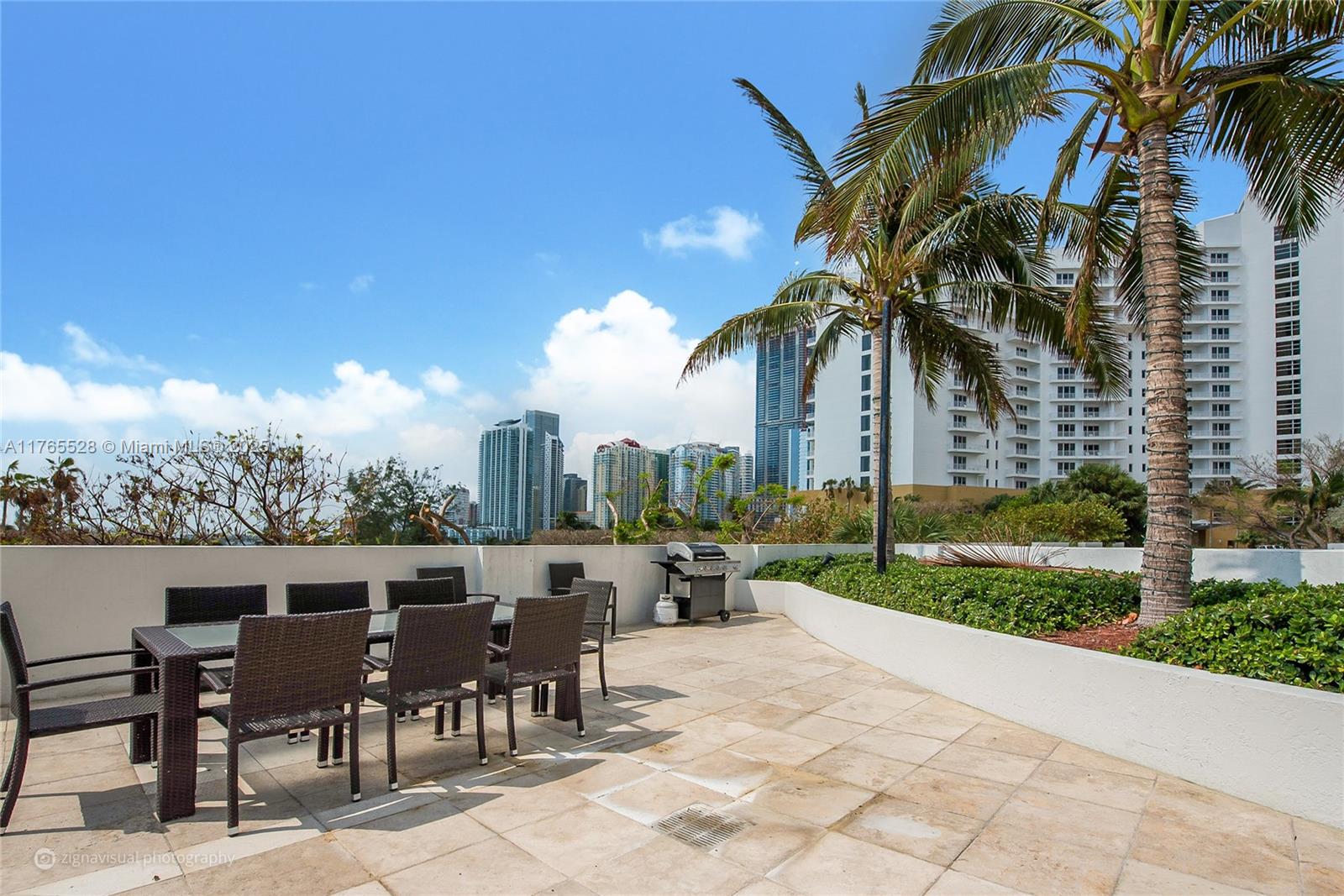 800 Claughton Island Dr #2202, Miami FL 33131